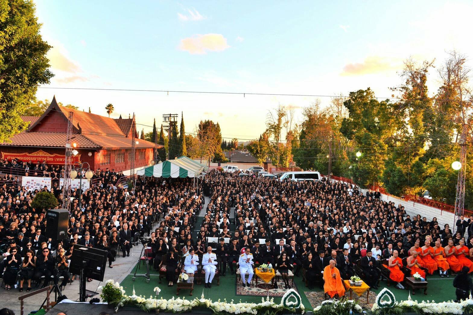 พิธีบำเพ็ญทางศาสนา ๓ ศาสนา ถวายเป็นพระราชกุศลพระบาทสมเด็จพระเจ้าอยู่หัวในพระบรมโกศ วัดไทยลอสแองเจลิส พิธีบำเพ็ญทางศาสนา ๓ ศาสนา ถวายเป็นพระราชกุศลพระบาทสมเด็จพระเจ้าอยู่หัวในพระบรมโกศ วัดไทยลอสแองเจลิส