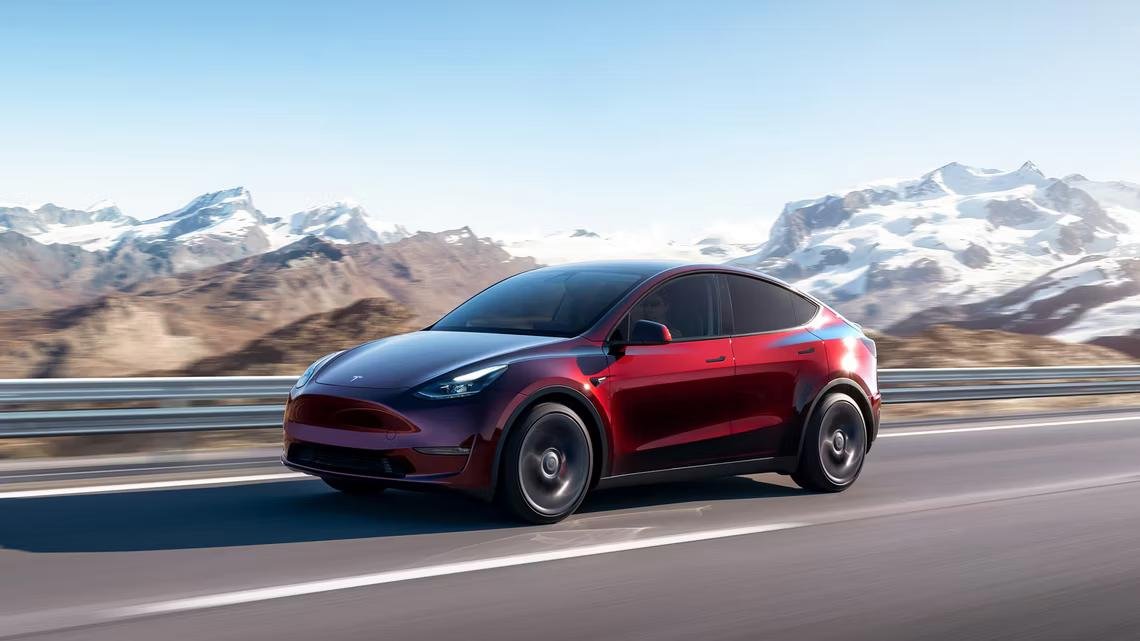 รอลุ้นกันอย่างใจจดใจจ่อ สำหรับ Tesla Model Y รุ่นใหม่ล่าสุด!