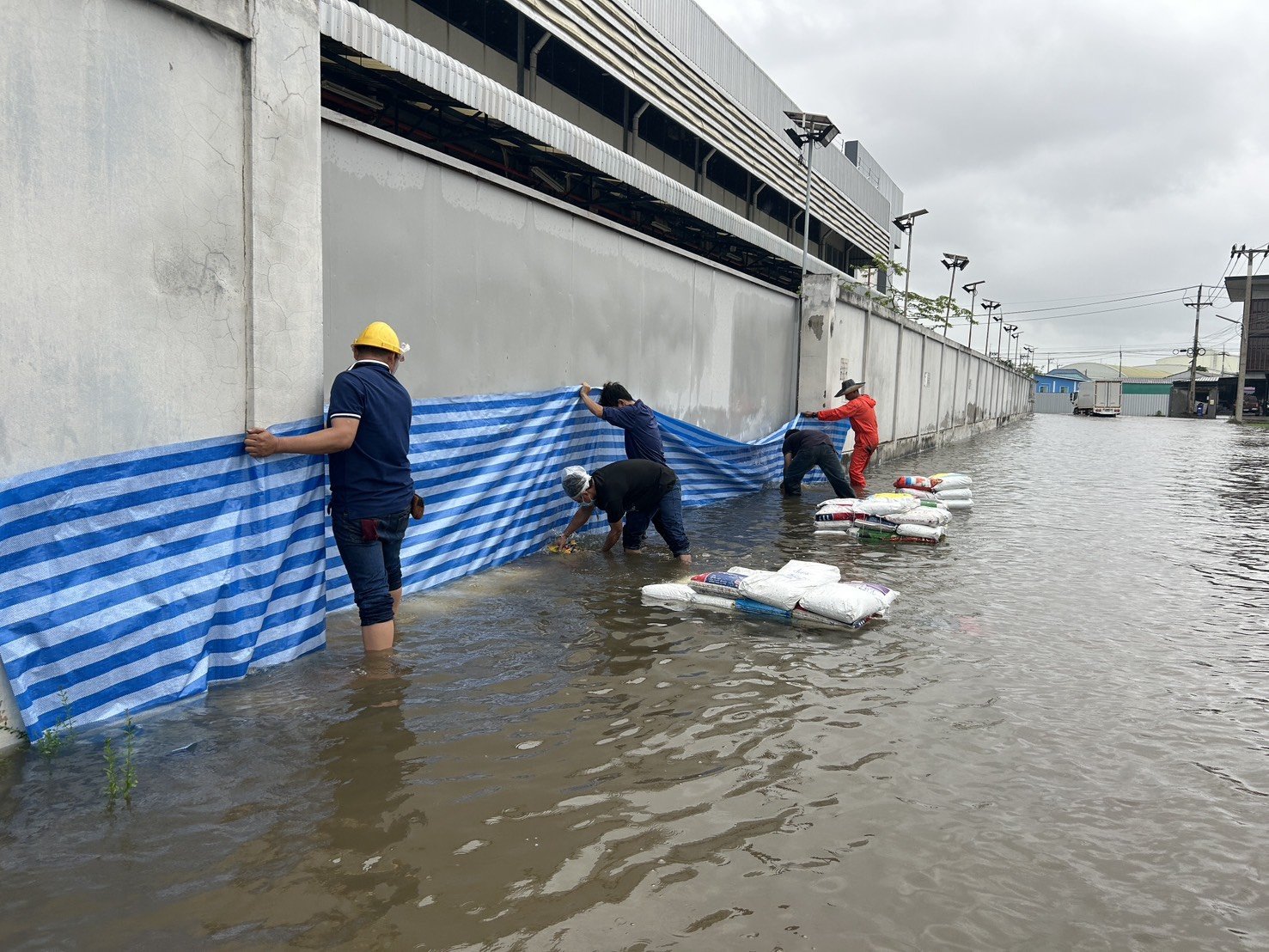 สถานการณ์ฝนตกหนักและน้ำท่วมขังในพื้นที่