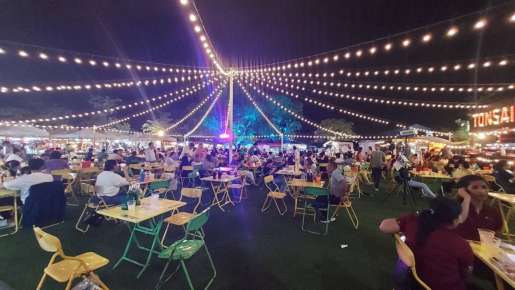 ตลาดต้นไทร แบริ่ง ตลาดต้นไทร แบริ่ง