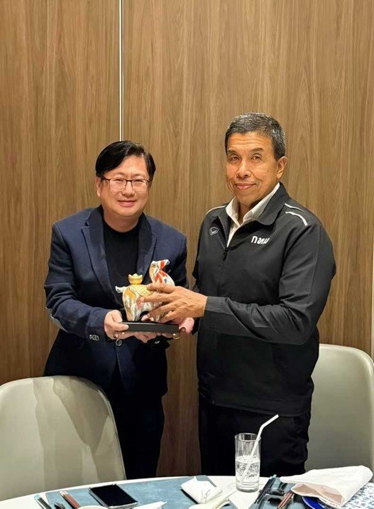 【CEO ของกลุ่มร่วมอวยพรปีใหม่ผู้ว่าราชการกรุงเทพมหานคร】