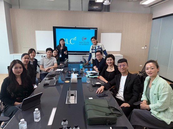 【SCB汇商银行的资深财务总监及资深财务会计师，加入我们SLC担任首席财务官（CFO） 与集团财务经理。】