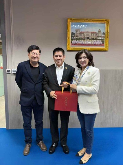 【ประธานกรรมการและ CEO กลุ่มบริษัทเข้าเยี่ยมคารวะรัฐมนตรีว่าการกระทรวงเกษตรฯ ธรรมนัส】