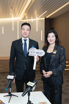 คุณกัวรุ่ย ประธานกลุ่มเอเชียแมส ประเทศไทย ประธานสำนักข่าวไทยเฮดไลน์นิวส์ และประธานนิตยสาร ManGu Bangkok ได้ร่วมพูดคุยกับคุณ KHANIST SRIVAJIRAPRABHA CEO ของบริษัท Nex Point Automotive