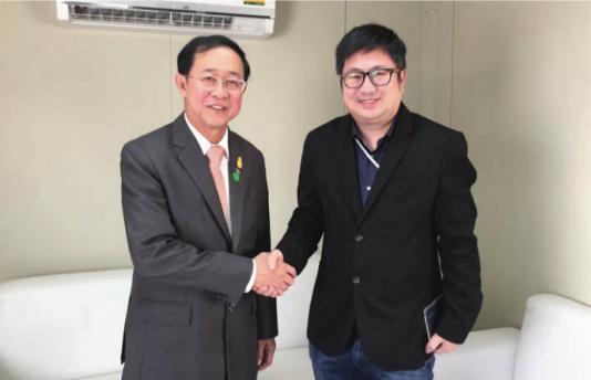 21 ธันวาคม 2017 คุณจาง เฉิง ร่วมชมนิทรรศการรถไฟความเร็วสูงจีน-ไทย  21 ธันวาคม 2017 คุณจาง เฉิง ร่วมชมนิทรรศการรถไฟความเร็วสูงจีน-ไทย