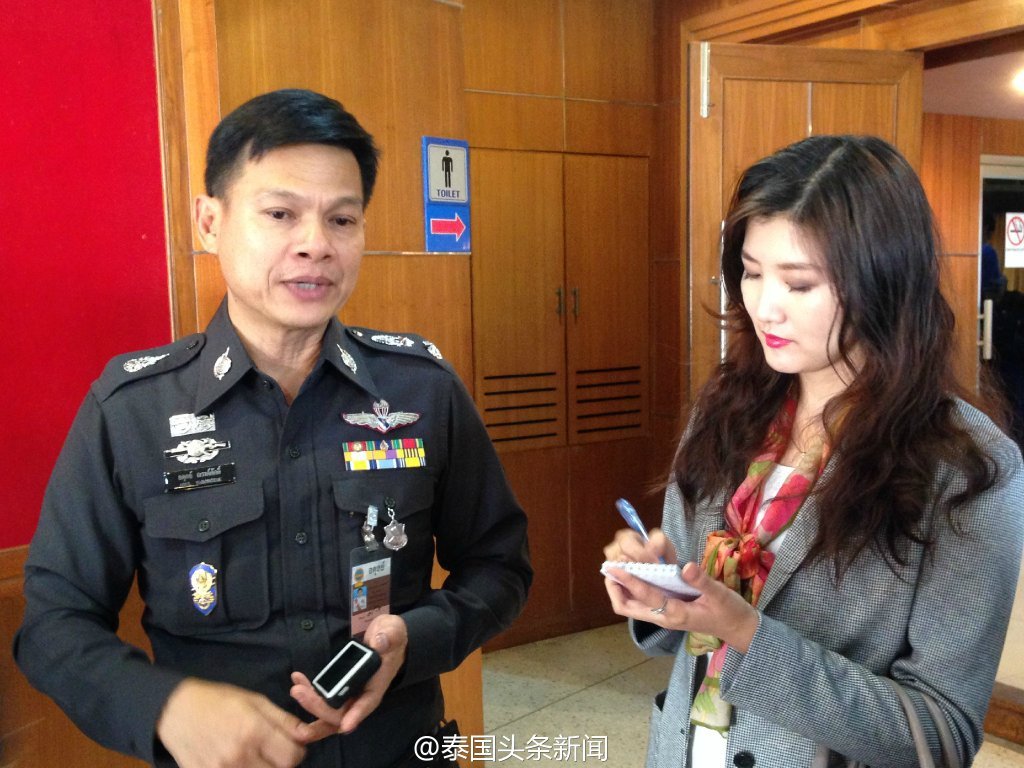 คุณหลุ่ย แซ่กั๊ว ได้สัมภาษณ์พิเศษกับรองผู้บัญชาการตำรวจนครบาลในขณะนั้น คุณหลุ่ย แซ่กั๊ว ได้สัมภาษณ์พิเศษกับรองผู้บัญชาการตำรวจนครบาลในขณะนั้น