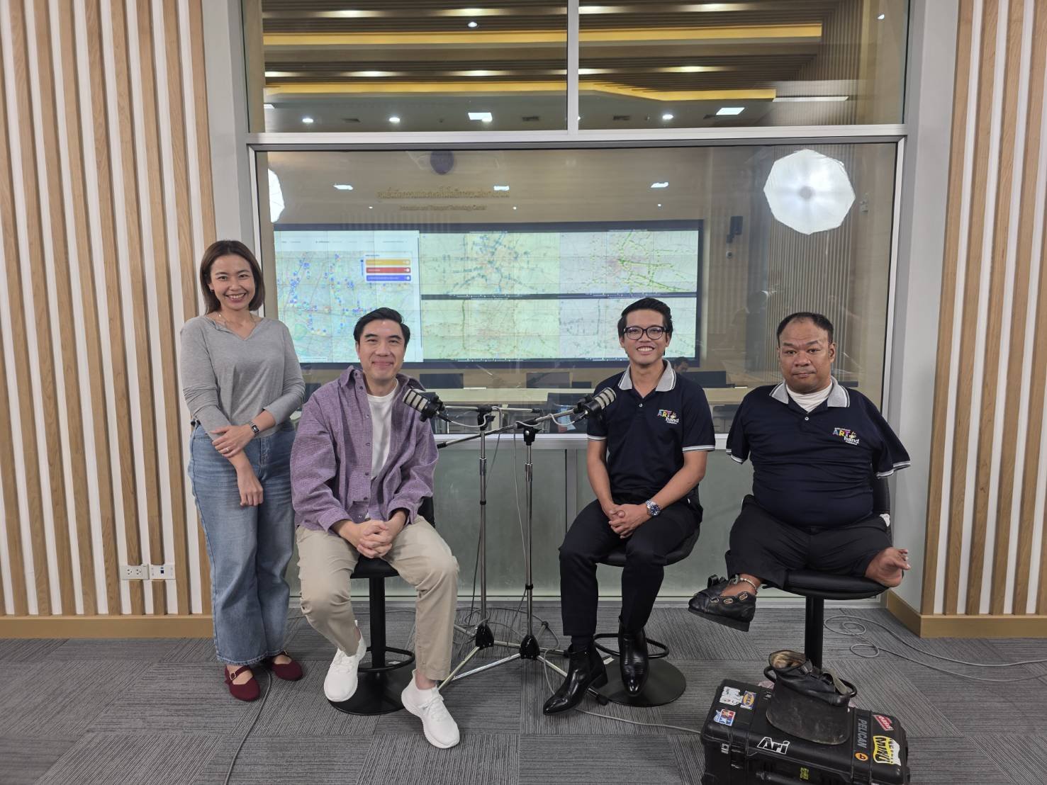 มูลนิธิอาร์ตโนแฮนด์ บันทึกเทปรายการคุยเข้าทาง Drive Talk