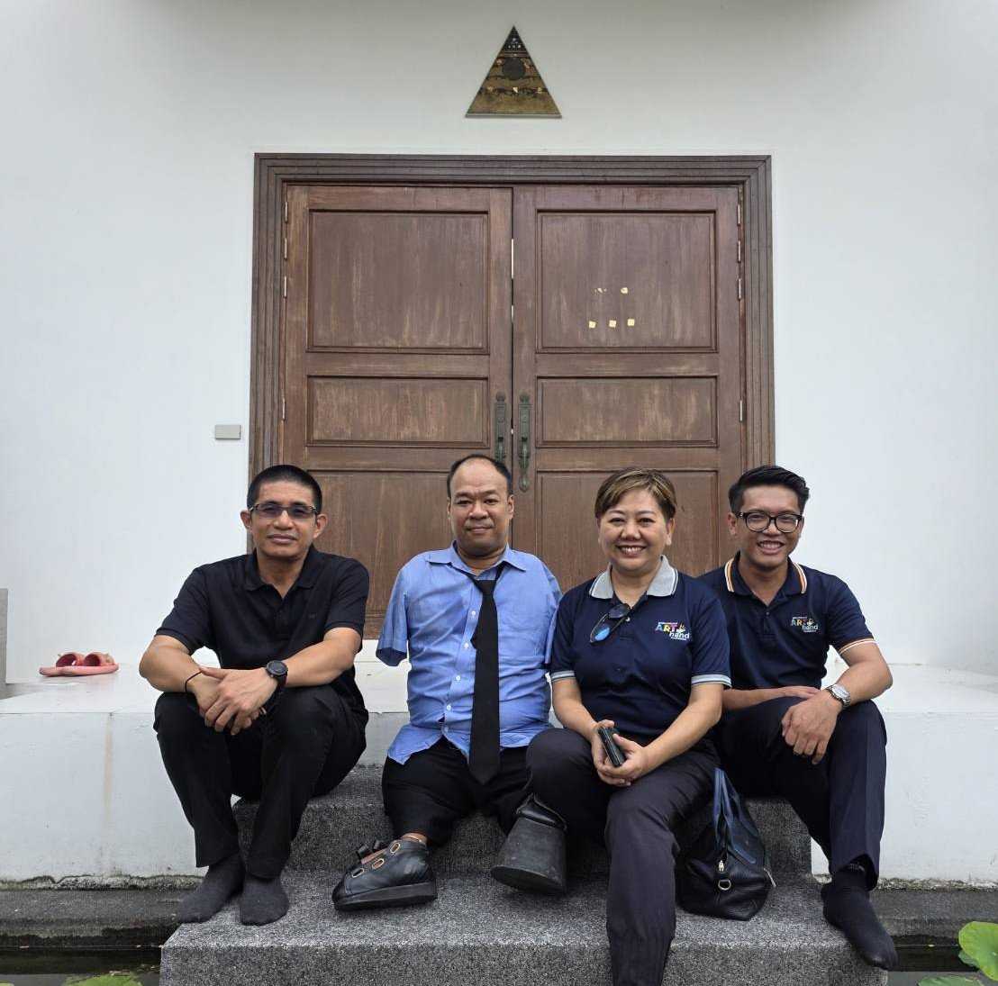 มูลนิธิอาร์ตโนแฮนด์ เยี่ยมชม ศูนย์ศิลปะแสงเงา