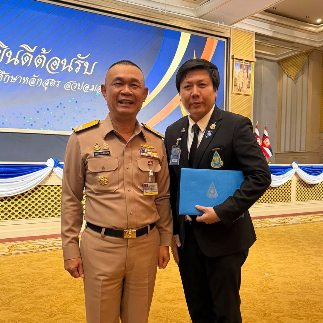 Dr. Yodchai Tangjaideeborisut was honored as the representative of SML 7 to deliver a message of appreciation to the Deputy Commander-in-Chief of the Royal Thai Navy.