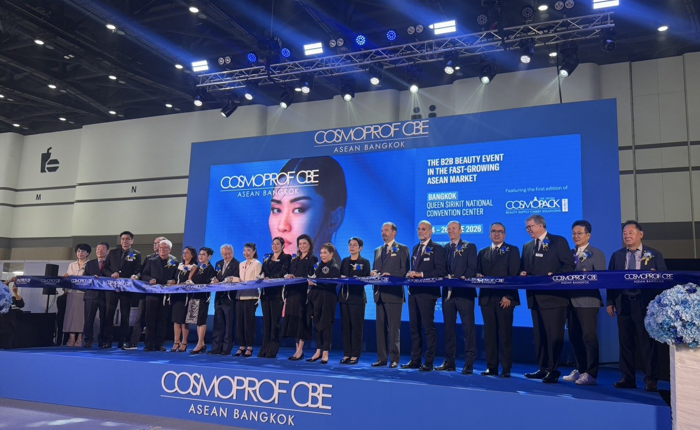 ดร. ยอดชาย ตั้งใจเดชบริสุทธิ์ ร่วมเปิดงาน Cosmoprof CBE ASEAN 2026 