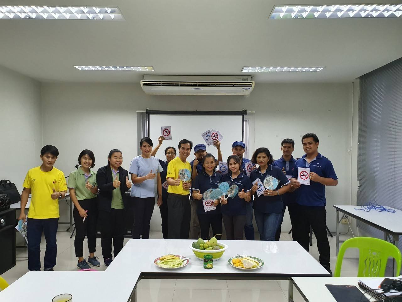 ทีมงานโครงการส่งเสริมการขยายฐานการสร้างเสริมสุขภาพในสถานประกอบการ ร่วมกับ พี่เลี้ยงส่งเสริมสุขภาพ (health mentor)ในพื้นที่จ.สมุทรปราการ ลงพื้นที่ร่วมด้วยช่วยกันสนับสนุนโครงการ GP สุขภาพดีมีสุข ของ บริษัท โกลบอล พลาสท์ จำกัด  ทีมงานโครงการส่งเสริมการขยายฐานการสร้างเสริมสุขภาพในสถานประกอบการ ร่วมกับ พี่เลี้ยงส่งเสริมสุขภาพ (health mentor)ในพื้นที่จ.สมุทรปราการ ลงพื้นที่ร่วมด้วยช่วยกันสนับสนุนโครงการ GP สุขภาพดีมีสุข ของ บริษัท โกลบอล พลาสท์ จำกัด