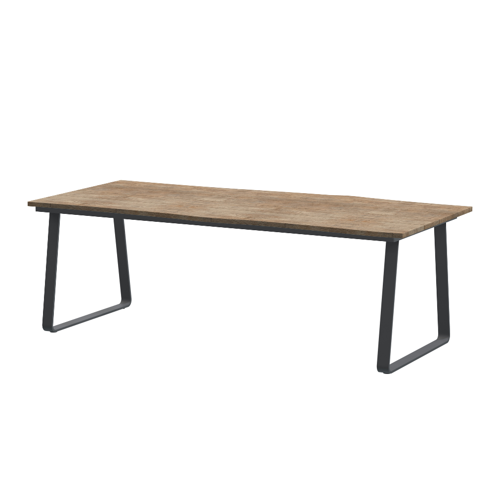ROBUSTO DINING TABLE