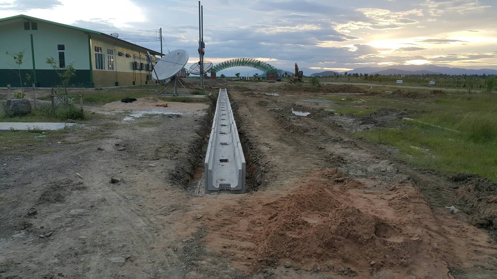 รางสายไฟฟ้าคอนกรีต (Electric Cable Gutter) - ccp