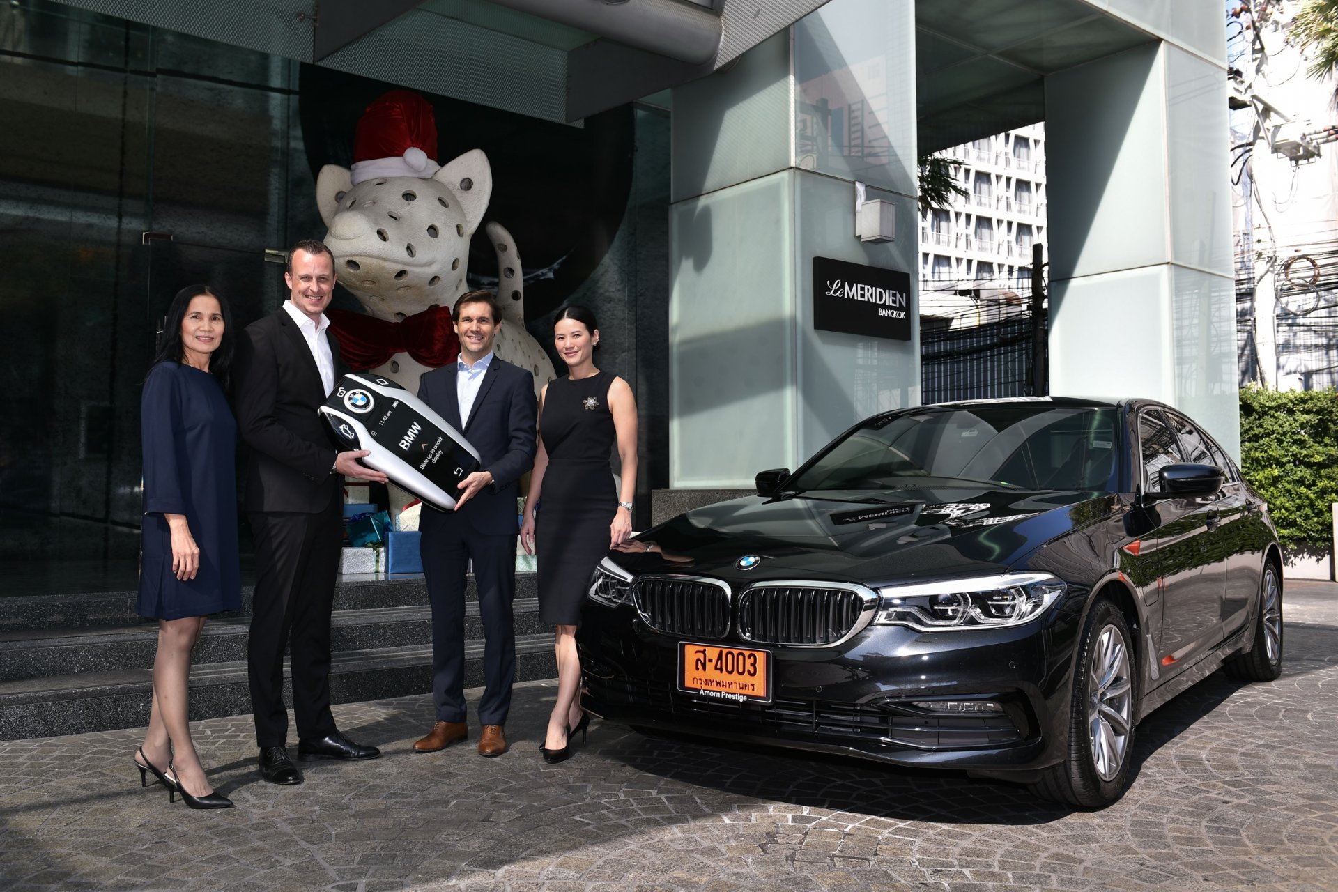 บีเอ็มดับเบิลยู ประเทศไทย ร่วมกับโรงแรมเลอ เมอริเดียน กรุงเทพ มอบประสบการณ์ระดับพรีเมียมด้วยบีเอ็มดับเบิลยู 530e Elite และบีเอ็มดับเบิลยู 730Ld M Sport ใหม่  บีเอ็มดับเบิลยู ประเทศไทย ร่วมกับโรงแรมเลอ เมอริเดียน กรุงเทพ มอบประสบการณ์ระดับพรีเมียมด้วยบีเอ็มดับเบิลยู 530e Elite และบีเอ็มดับเบิลยู 730Ld M Sport ใหม่