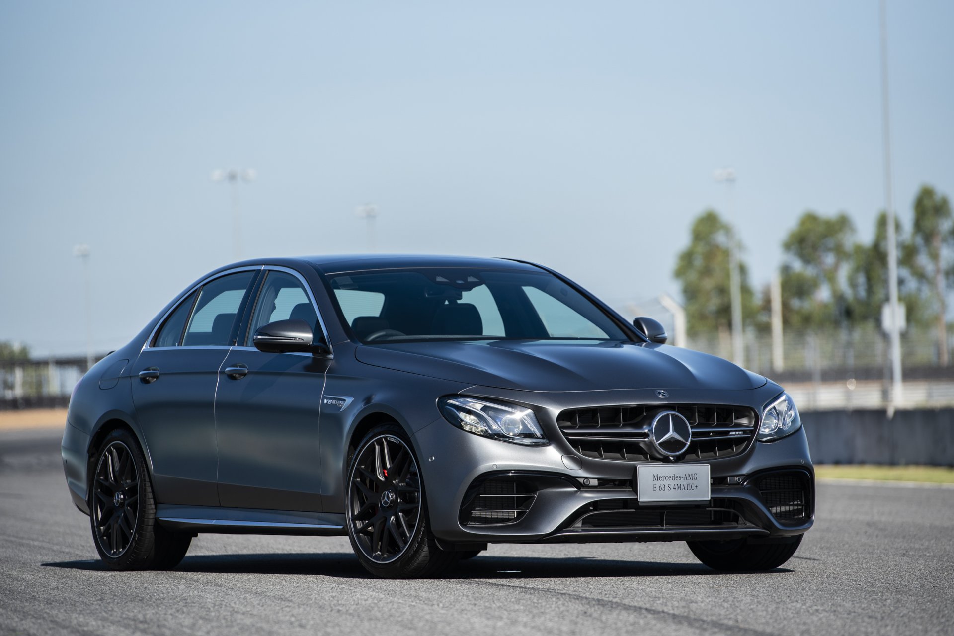 Mercedes-AMG E 63 S 4MATIC+ สุดยอดรถสปอร์ตสมรรถนะสูงในรูปทรงซีดาน Mercedes-AMG E 63 S 4MATIC+ สุดยอดรถสปอร์ตสมรรถนะสูงในรูปทรงซีดาน