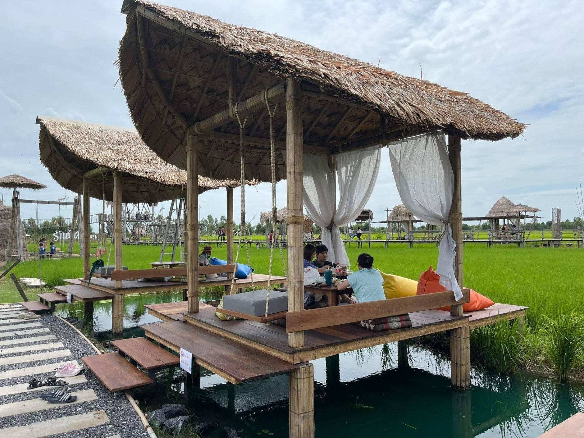Rakna Cafe' , Ayuthaya Thailand  Rakna Cafe' , Ayuthaya Thailand