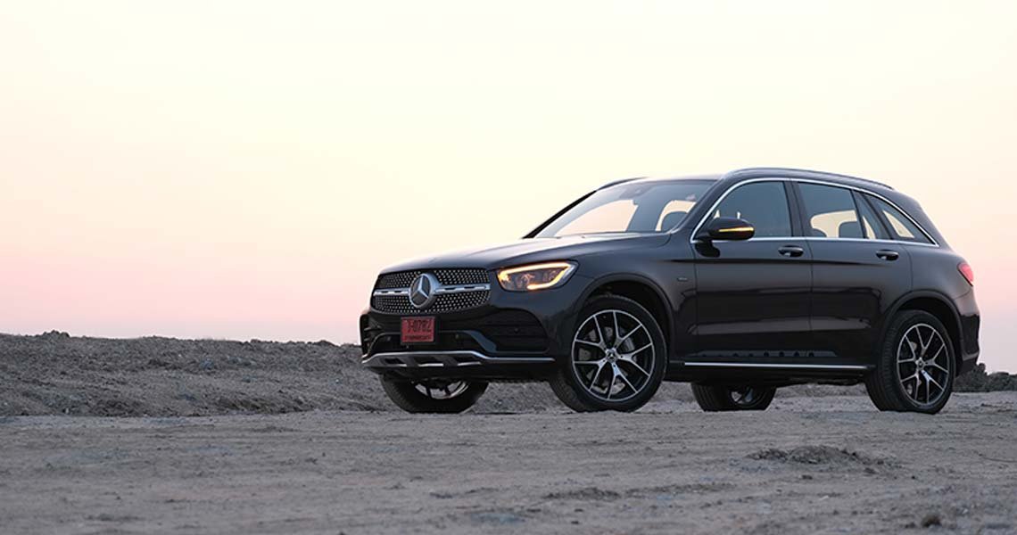 เปลี่ยนแบตเตอรี่ BENZ GLC 300e AMG Dynamic แบตหมด ราคาถูก ติดตั้ง ฟรี!