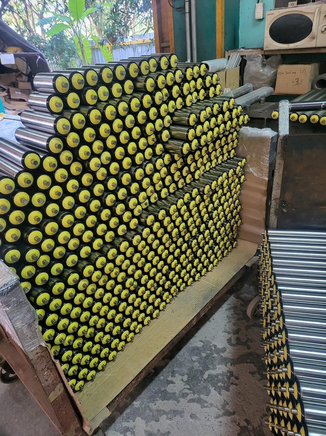 5300