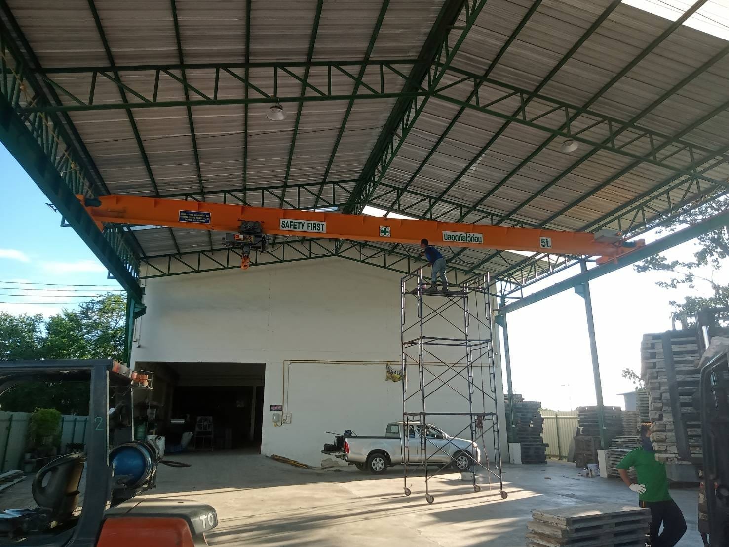 เครนไฟฟ้าโรงงาน 5 ตัน พร้อมติดตั้ง เครนไฟฟ้าโรงงาน 5 ตัน พร้อมติดตั้ง