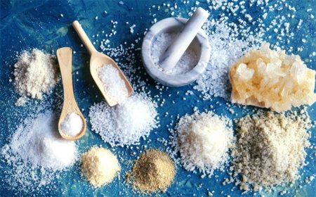 ความแตกต่างระหว่างเกลือและโซเดียม ความแตกต่างระหว่างเกลือและโซเดียม