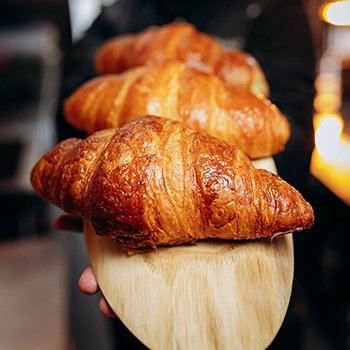 เบเกอรีแช่แข็ง: ทางเลือกเพื่อรักษาความสดใหม่เหมือนออกจากเตา  Frozen Baked Goods: Alternative Solution for Out-of-oven Freshness เบเกอรีแช่แข็ง: ทางเลือกเพื่อรักษาความสดใหม่เหมือนออกจากเตา  Frozen Baked Goods: Alternative Solution for Out-of-oven Freshness