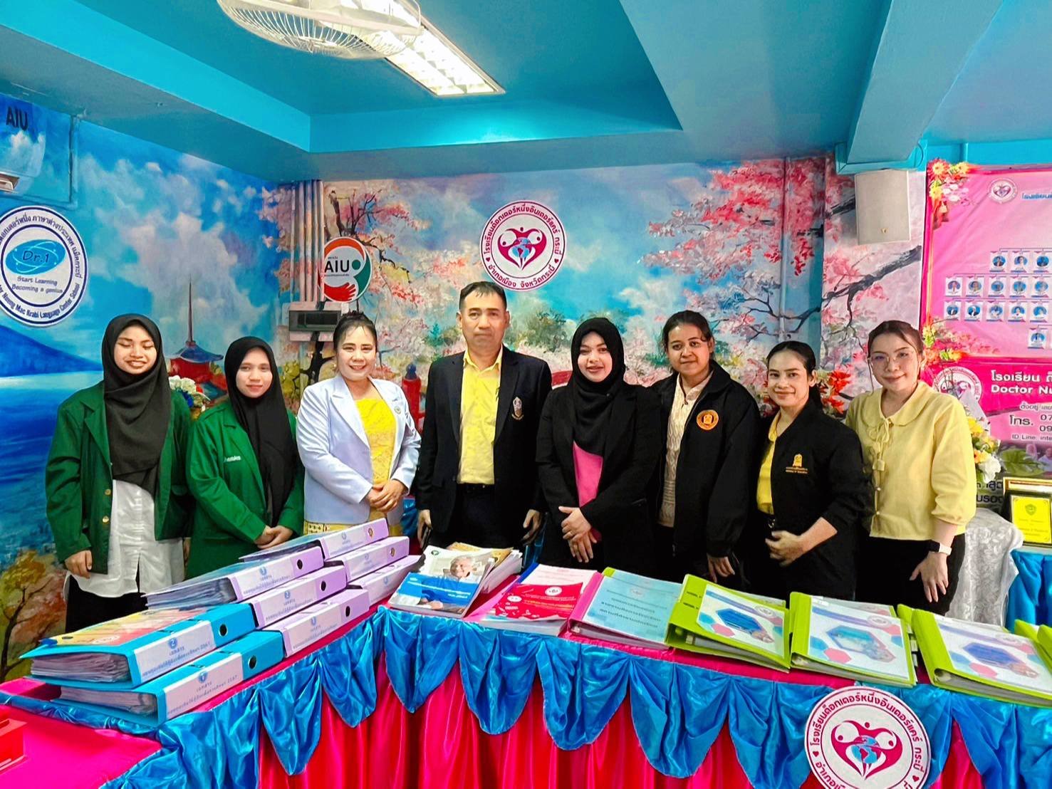  ศึกษาธิการจังหวัดกระบี่ตรวจเยี่ยมโรงเรียนด็อกเตอร์หนึ่งอินเตอร์แคร์กระบี่ หนุนคุณภาพการศึกษาเอกชนนอกระบบ