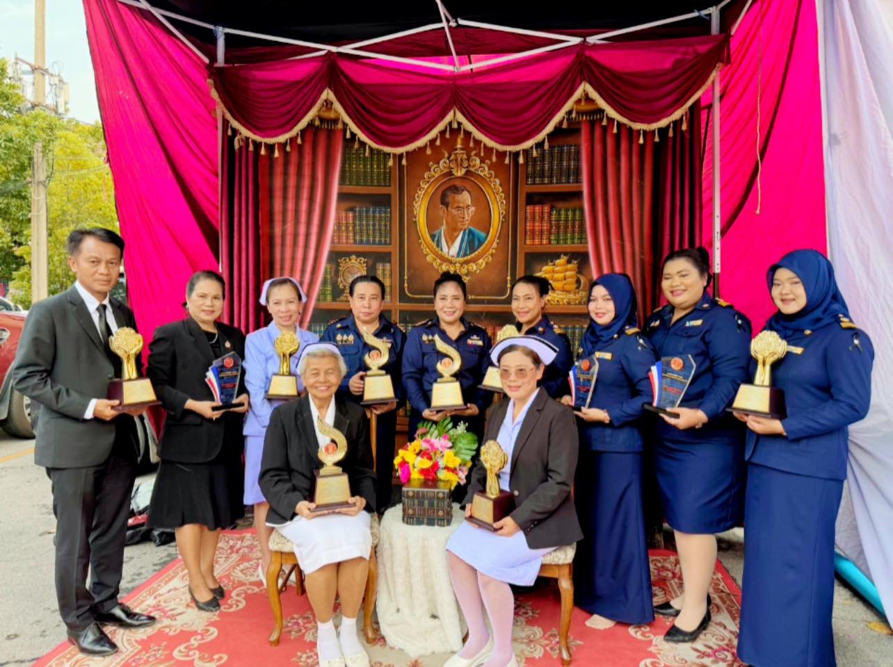 โรงเรียนด็อกเตอร์หนึ่งอินเตอร์แคร์ กระบี่ สร้างประวัติศาสตร์! กวาด 4 รางวัลระดับประเทศ ตอกย้ำความเป็นผู้นำการพัฒนาบุคลากรสุขภาพ 