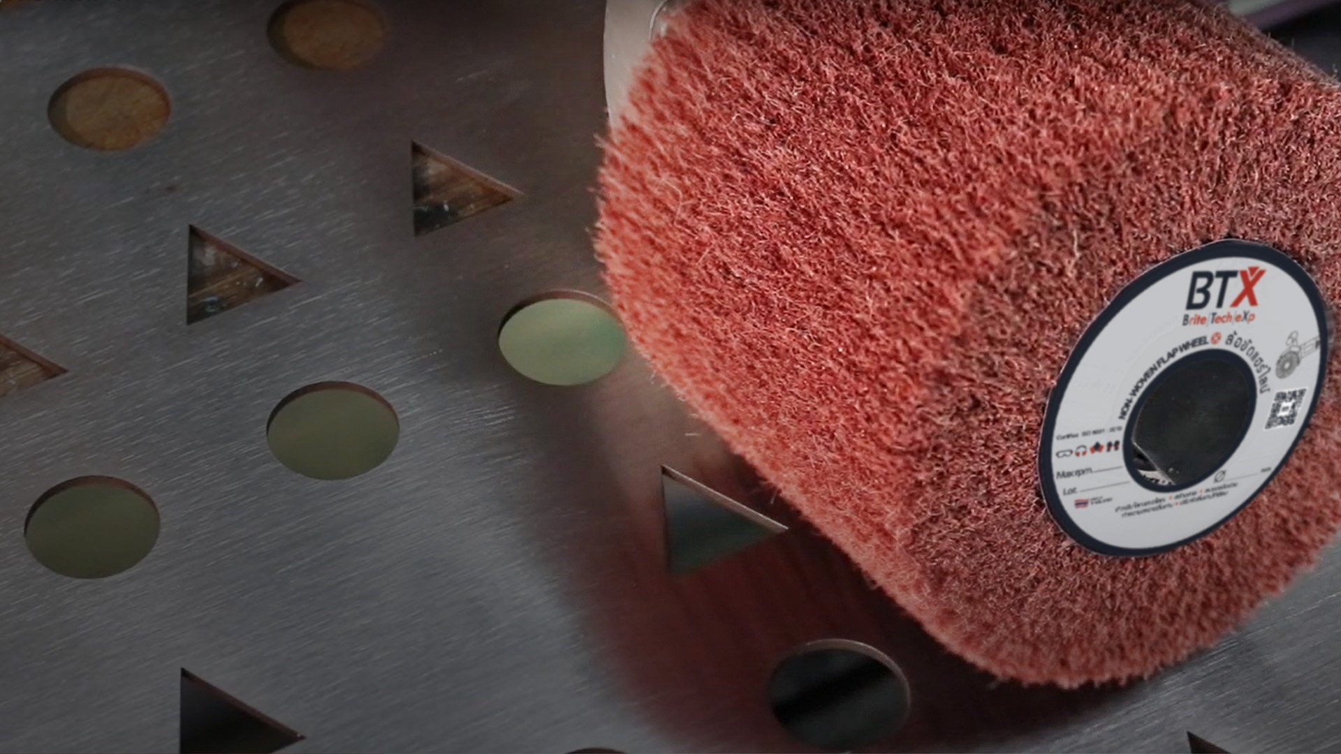 Turn Grinding Work into Art with BTX Non-Woven Flap Wheel