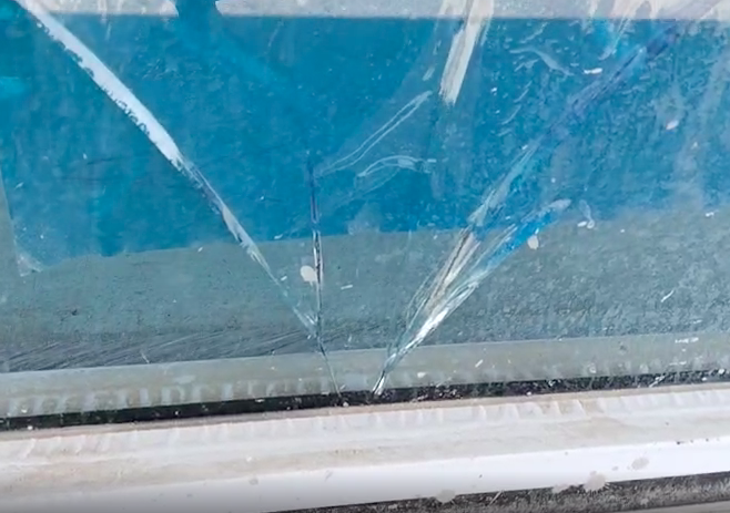 glass crack atsys glass crack atsys