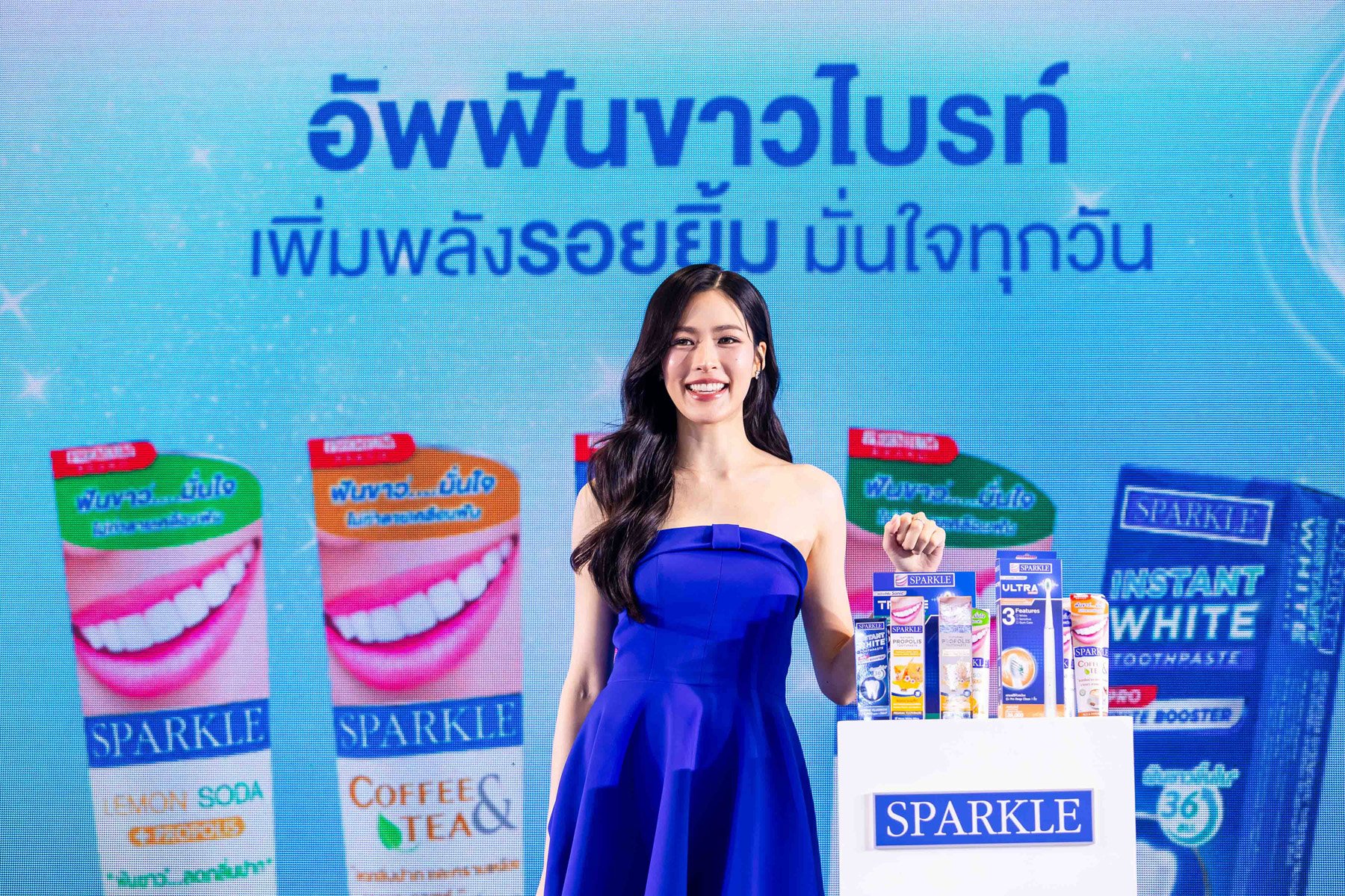 หลิงหลิง นั่งแท่นพรีเซ็นเตอร์ SPARKLE 