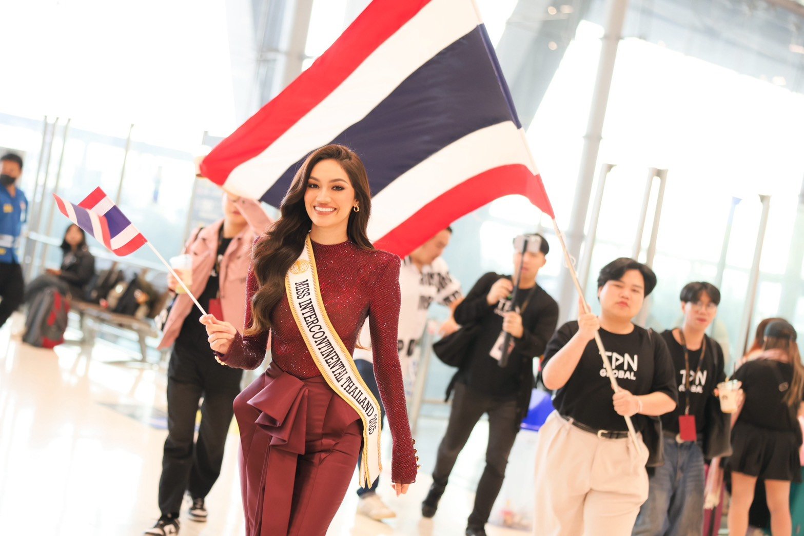 พร้อมชิงมง 3 วาเนสซ่า เว้งค์ บินลัดฟ้าลุยอียิปต์