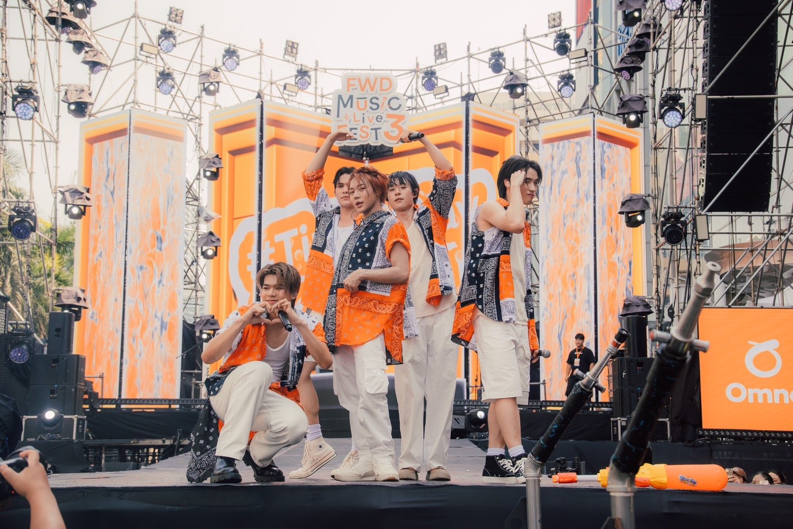 งาน   FWD Music Live Fest 3 #TimeToPlaySongkran งาน   FWD Music Live Fest 3 #TimeToPlaySongkran