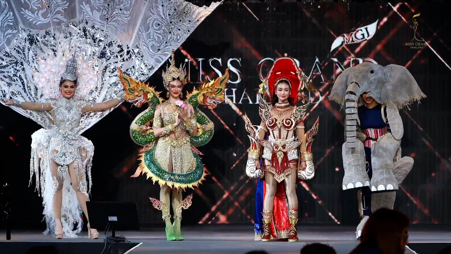 ชุดประจำชาติมิสแกรนด์ ชุดประจำชาติมิสแกรนด์