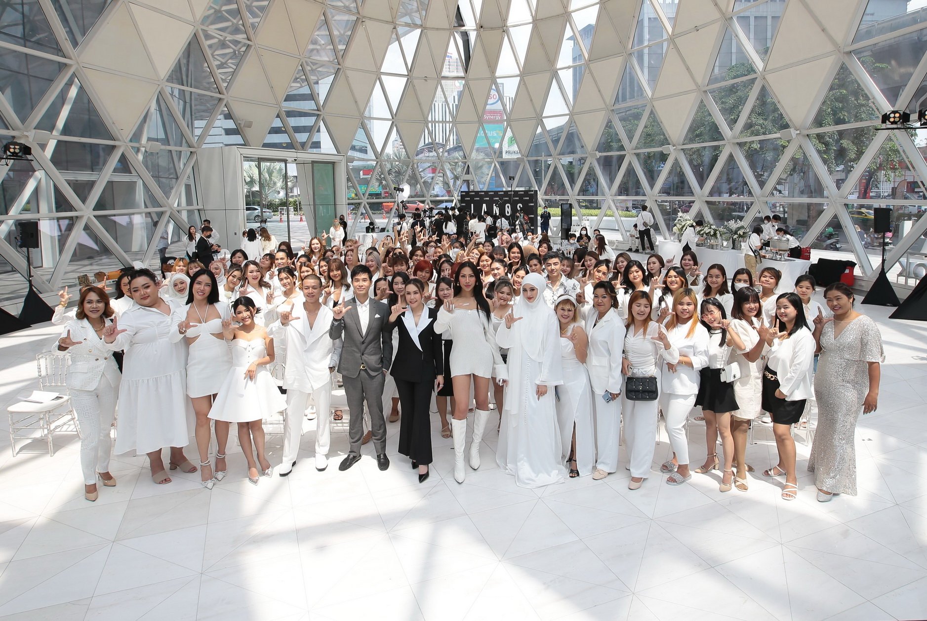 เปิดตัวแป้งพัฟลดสิว LANOS ACNE COMPACT POWER เปิดตัวแป้งพัฟลดสิว LANOS ACNE COMPACT POWER