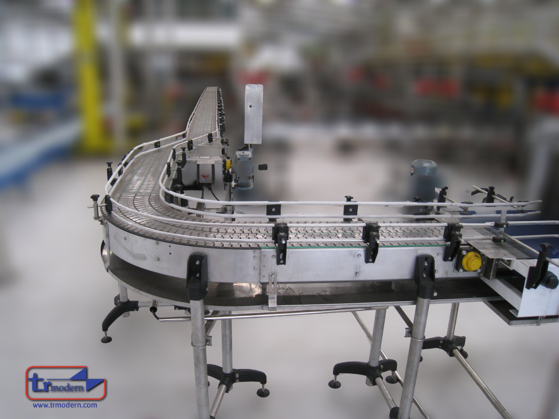 Industrial Material Handling Systems: Elevating Production to a Professional Level