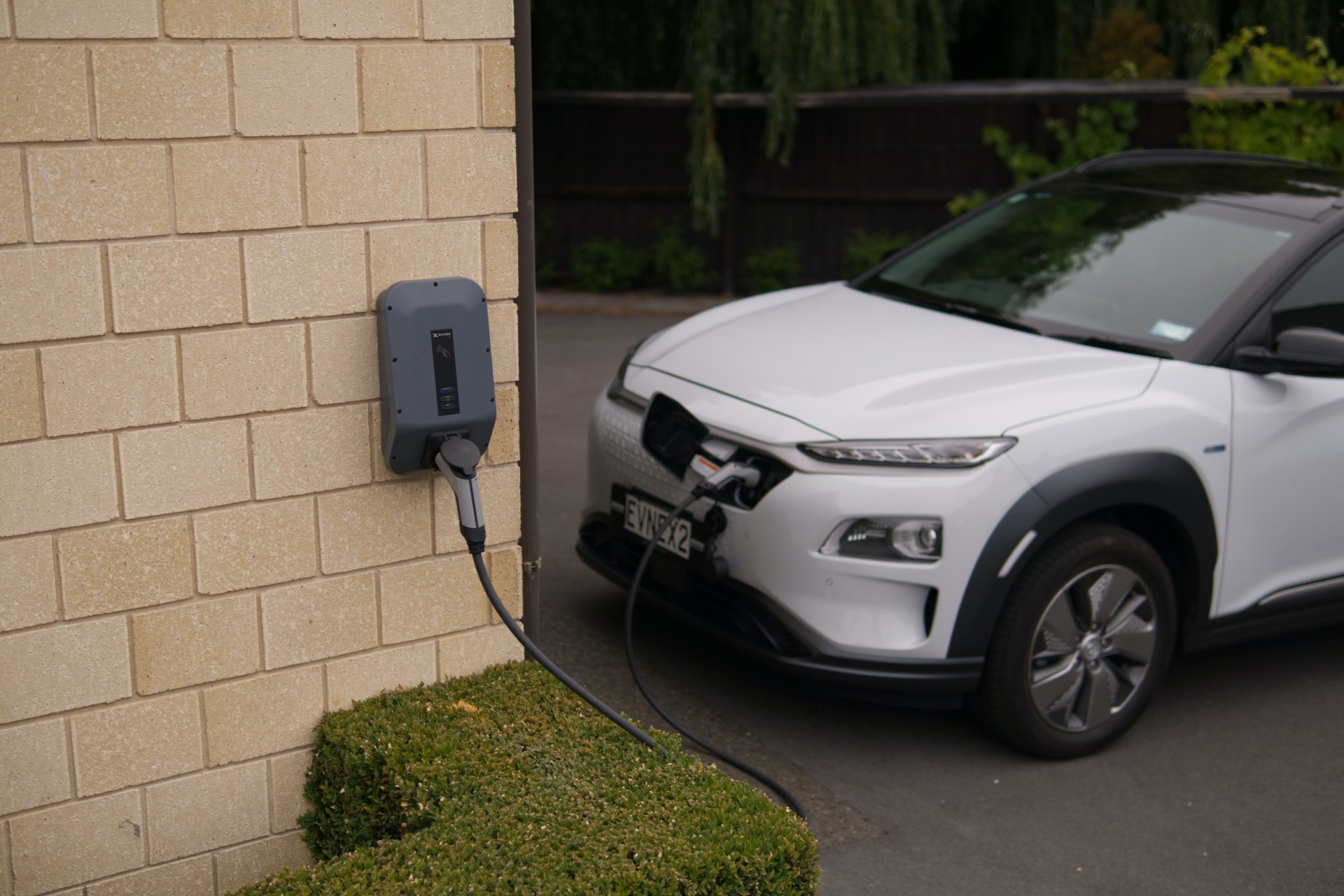 ทำความรู้จัก EV Charger ที่ใช้กับรถยนต์ไฟฟ้า มีกี่ประเภท และแตกต่างกันยังไง ?