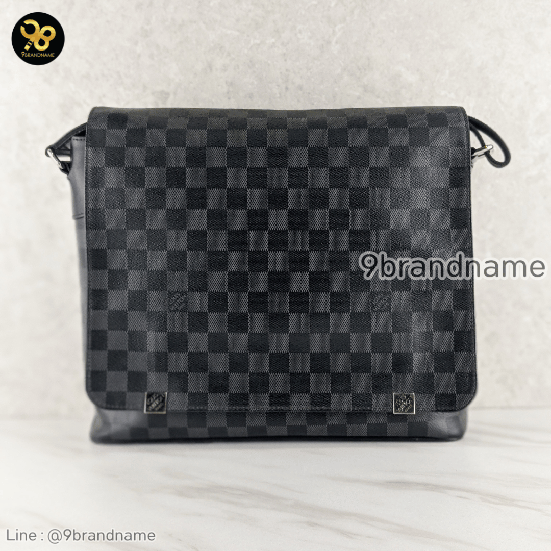 Louis Vuitton	District MM NM Shoulder Bag Damier Graphite N41029