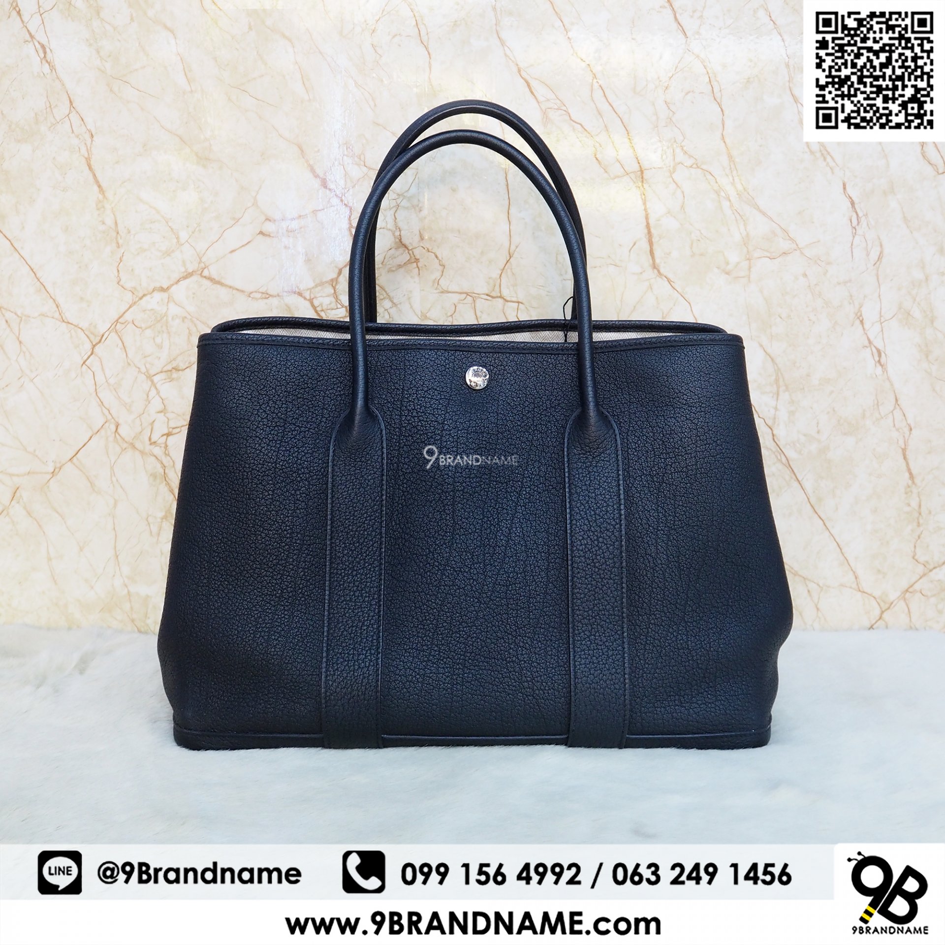 Garden Party Size 36 cm  Grainy Leather Black Color