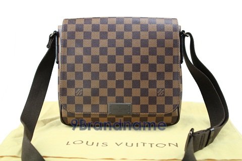 Louis Vuitton Districe PM Damier - Used Authentic Bag