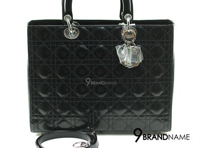 Christian Dior Lady Dior 12 Black Patent SHW - Used Authentic Bag กระเป๋าคริสเตียนดิออร์ รุ่นเลดี้ดิออร์ไซส์12หนังแก้วสีดำอะไหล่เงินมีสายสะพายยาว ของแท้มือสองสภาพดีค่ะ