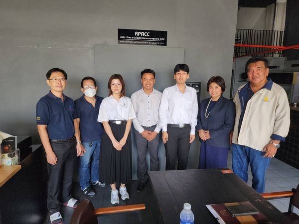 อาจารย์ฝ่ายแนะแนวคณะบัญชี มาตรวจเยี่ยมนักศึกษาฝึกงาน อาจารย์ฝ่ายแนะแนวคณะบัญชี มาตรวจเยี่ยมนักศึกษาฝึกงาน