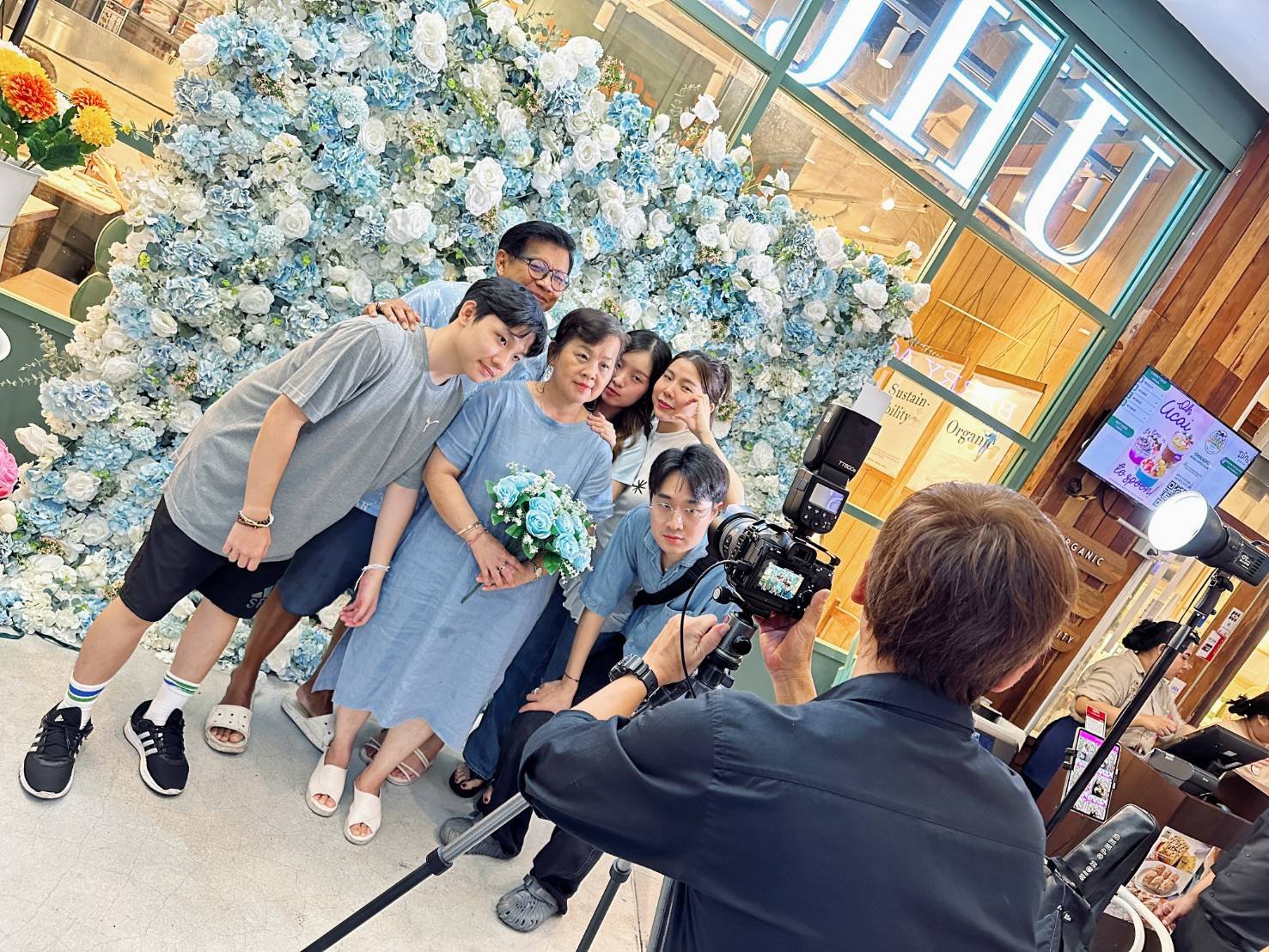 New! "Photobooth in the Garden"  Transform an Ordinary Photo Booth into a Luxurious Flower Garden, Exclusively at IDO360