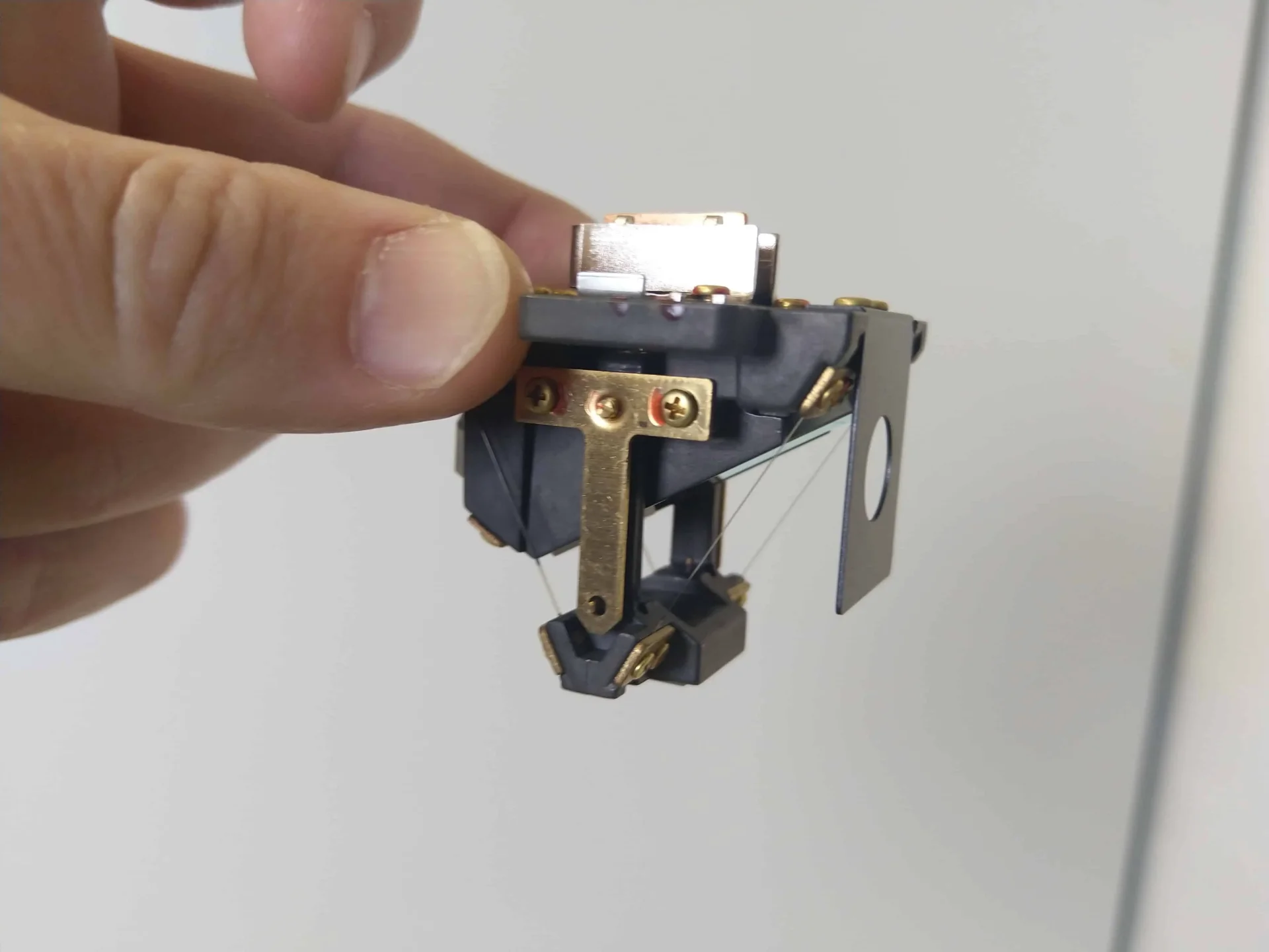 เสียงกุ๊งกิ๊งในกล้องระดับคืออะไร และตัวชดเชยระดับทำหน้าที่อะไร? เสียงกุ๊งกิ๊งในกล้องระดับคืออะไร และตัวชดเชยระดับทำหน้าที่อะไร?