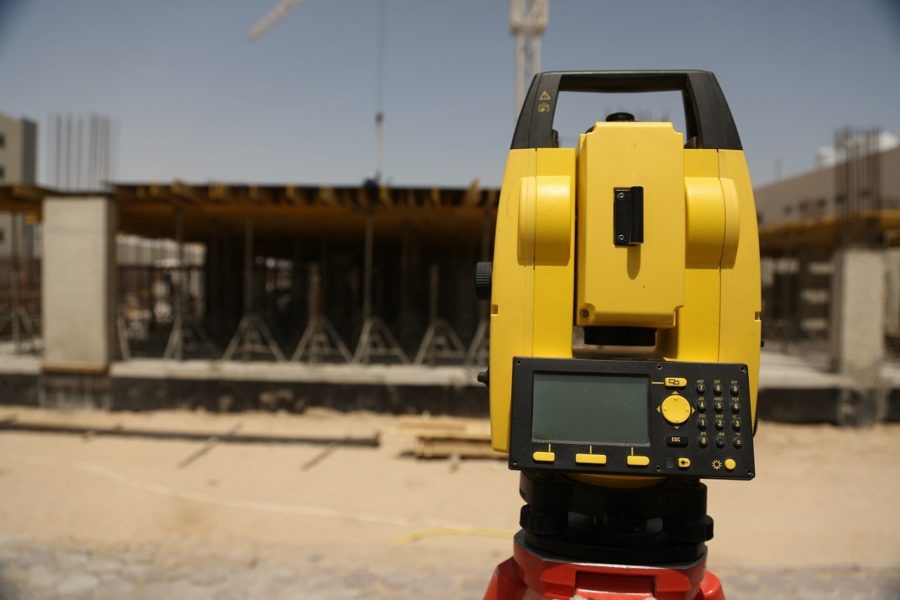 ข้อควรระวังในการใช้งานกล้อง Total station