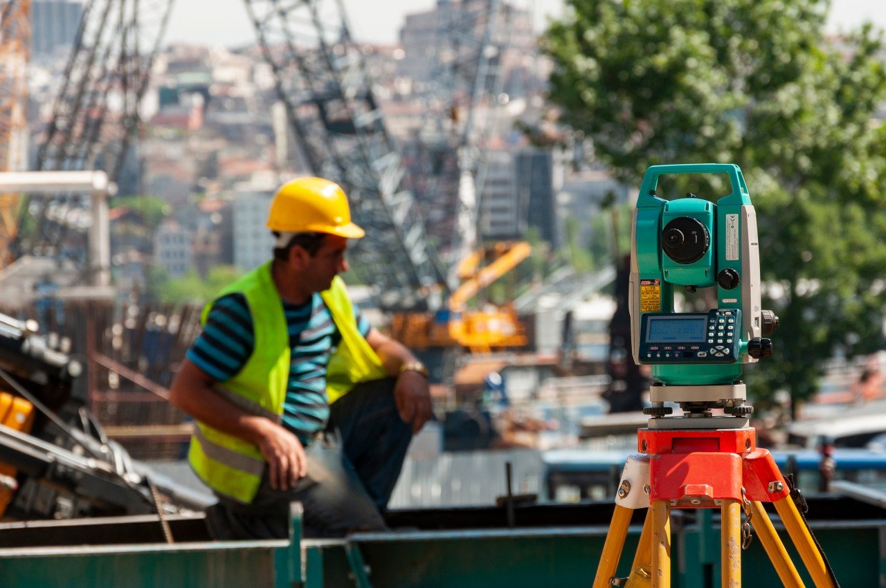 ลักษณะของกล้อง Total station ที่ดีที่สมควรนำมาใช้กับงานก่อสร้าง