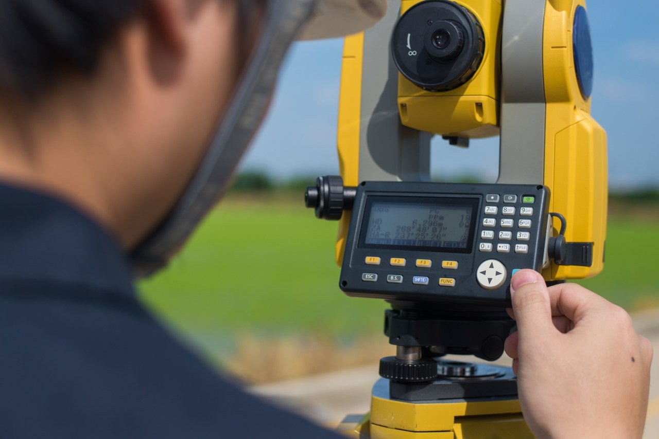 หน้าที่หลักของผู้ใช้งานกล้อง Total station เพื่องานสำรวจ