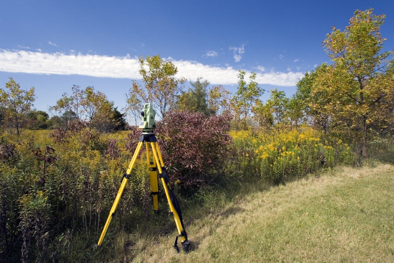 สภาพอากาศส่งผลกระทบต่อการใช้งานกล้อง Total station อย่างไร