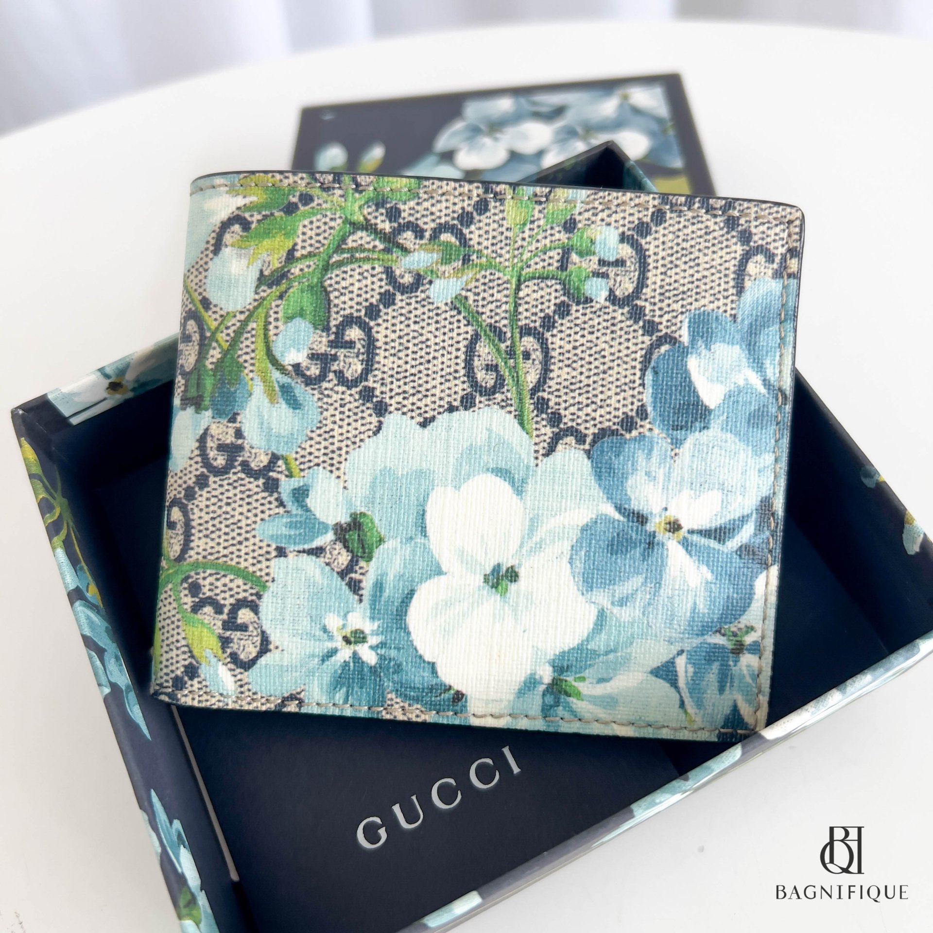 Gucci wallet discount blue flowers