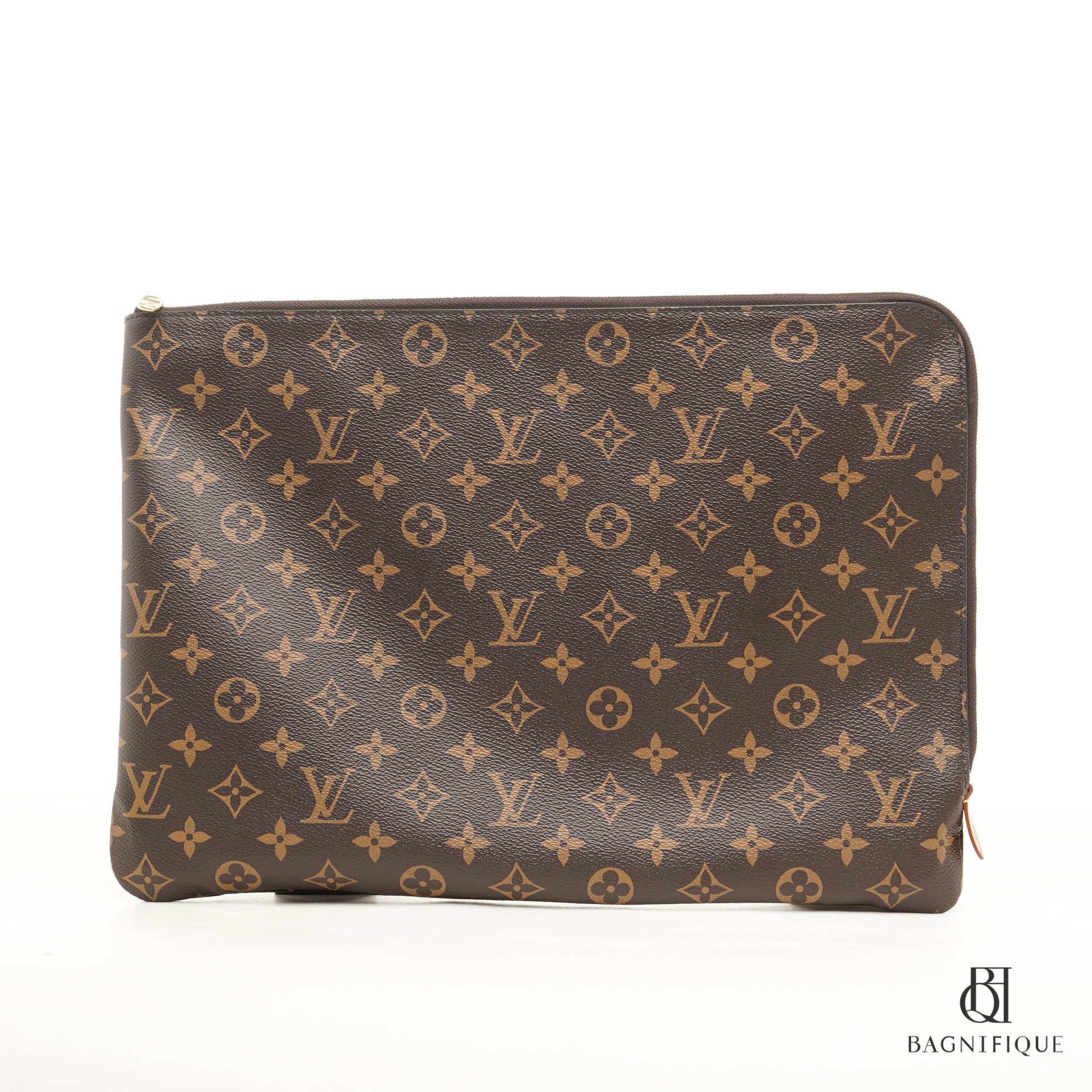 Clutch lv hot sale monogram