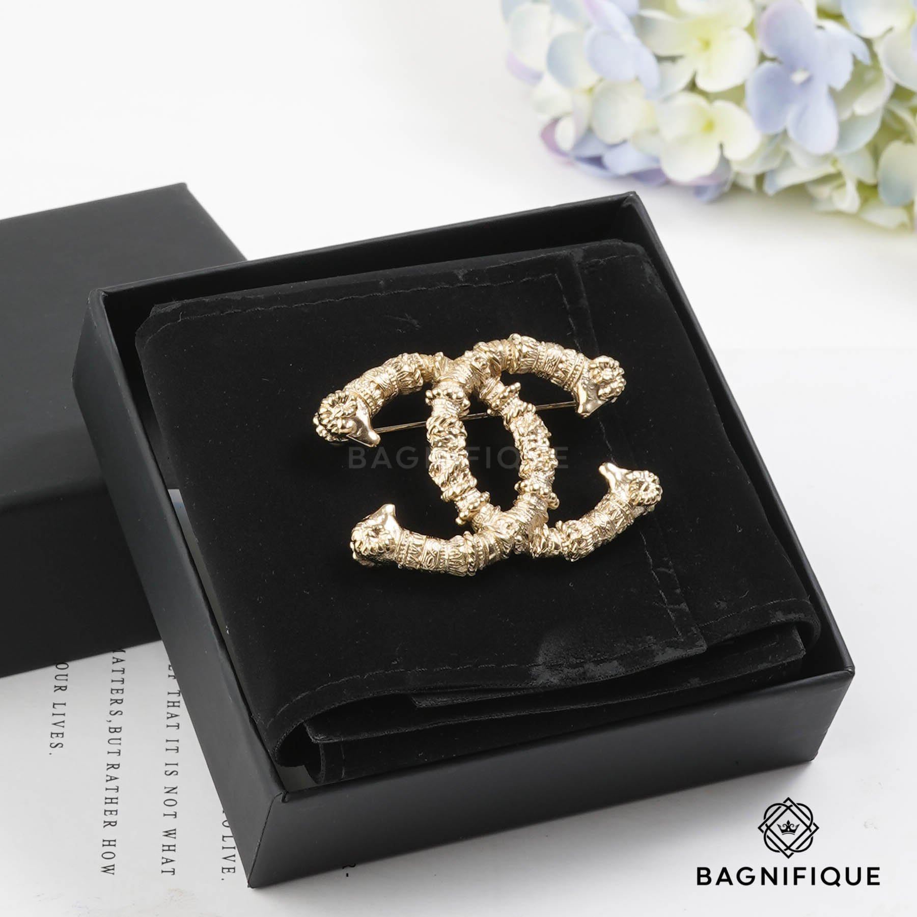 Chanel hot sale vintage brooch